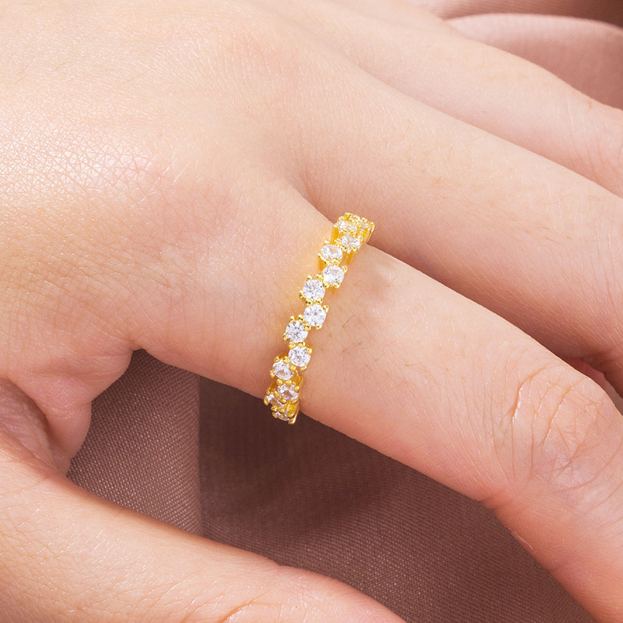Gold zircon ring